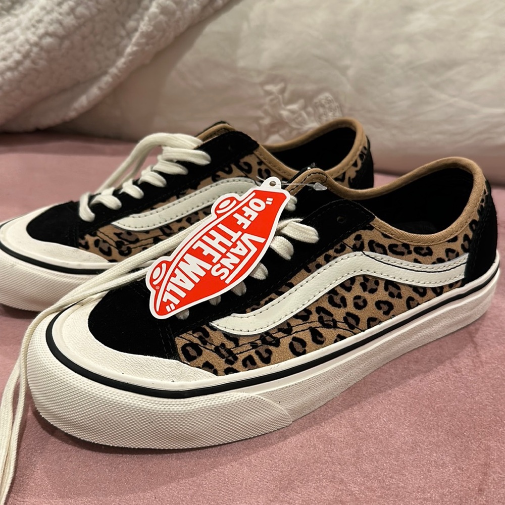 Vans Leopard Sneakers SIZE 6 NWT